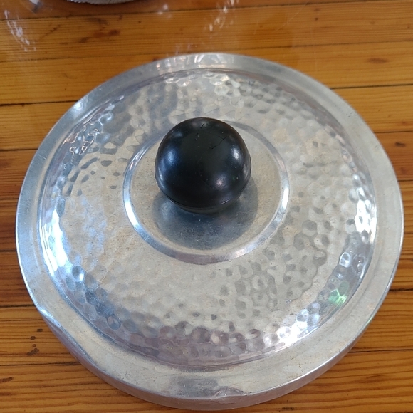 Hammered Silver Ice Bucket Set with Black Handles - Picture 12 of 15